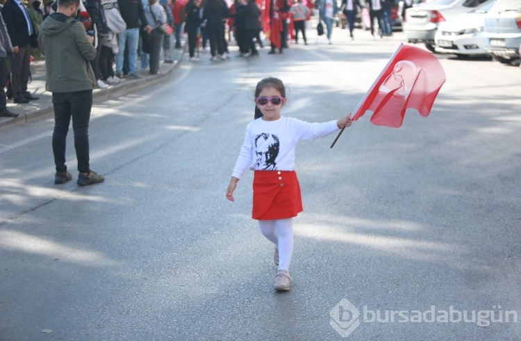 Bursa'da 7'den 70'e Cumhuriyet coşkusu!