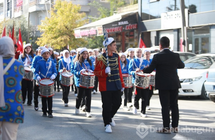 Bursa'da 7'den 70'e Cumhuriyet coşkusu!