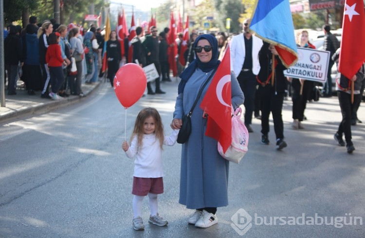 Bursa'da 7'den 70'e Cumhuriyet coşkusu!