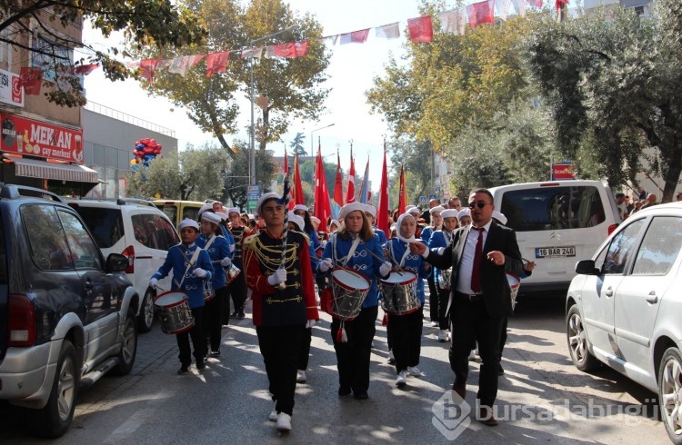 Bursa'da 7'den 70'e Cumhuriyet coşkusu!