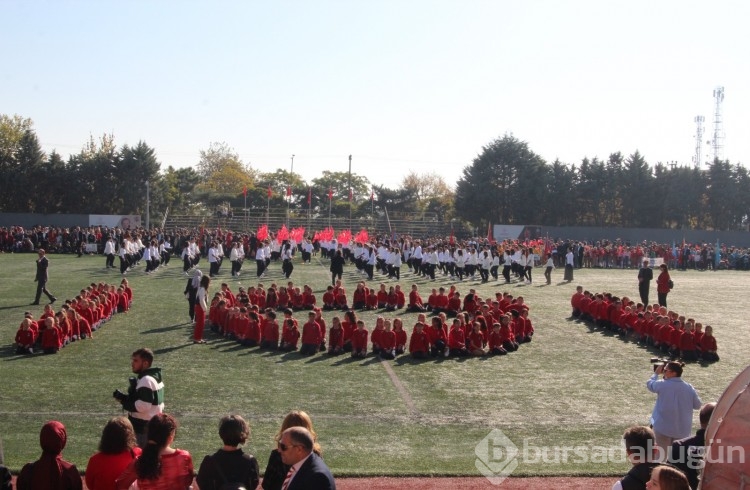 Bursa'da 7'den 70'e Cumhuriyet coşkusu!