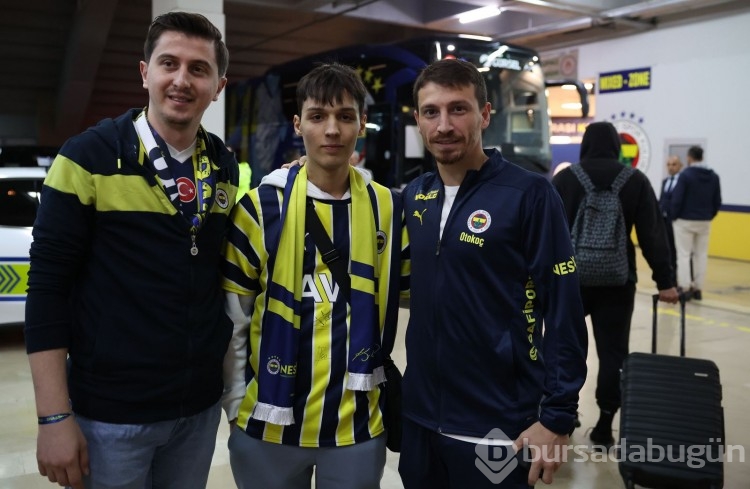 Fenerbahçeli taraftar Emir Sözbir, Ülker Stadı'nda yapay kalple maç izleyen ilk taraftar oldu