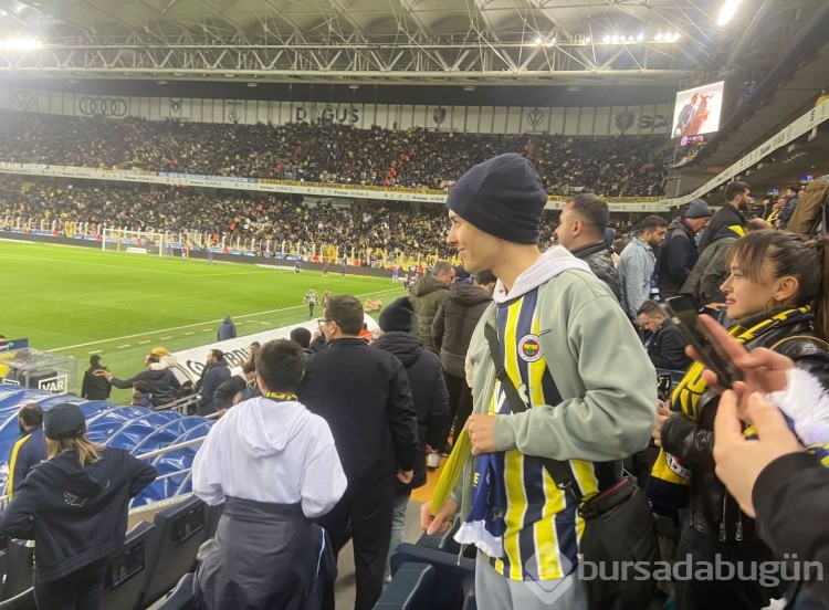 Fenerbahçeli taraftar Emir Sözbir, Ülker Stadı'nda yapay kalple maç izleyen ilk taraftar oldu