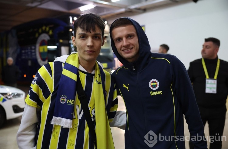 Fenerbahçeli taraftar Emir Sözbir, Ülker Stadı'nda yapay kalple maç izleyen ilk taraftar oldu