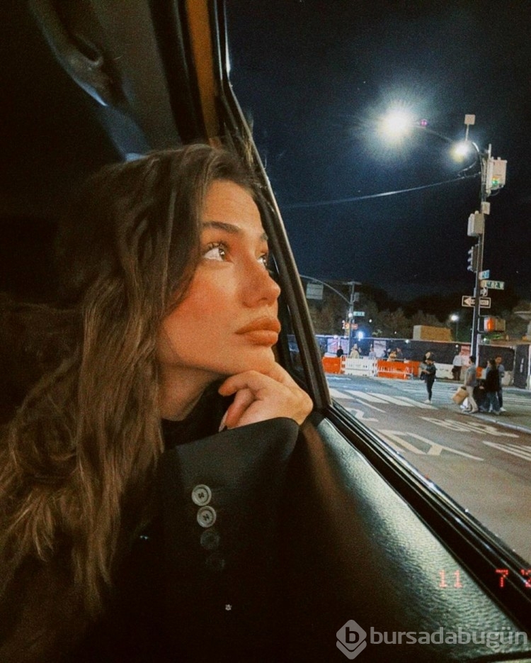 Demet Özdemir, New York pozlarıyla beğeni topladı