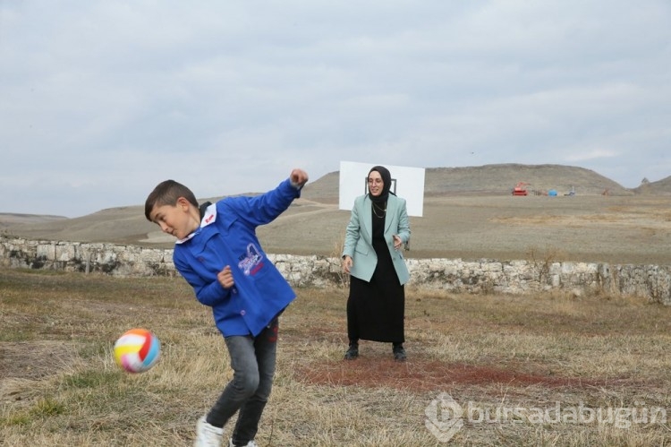 Türkiye'nin sıfır noktasında öğretmenlik yapıyor!