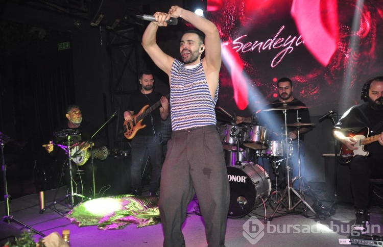 Levent Uçar'la Sendeyim Pub'da müzik dolu gece