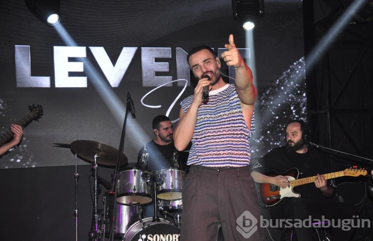 Levent Uçar'la Sendeyim Pub'da müzik dolu gece