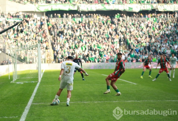 Bursaspor-Karşıyaka mücadelesinden kareler!
