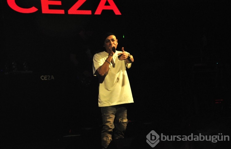  Ceza'dan Bursa'da unutulmaz konser
