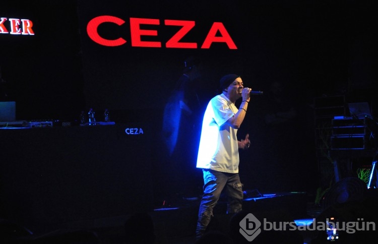  Ceza'dan Bursa'da unutulmaz konser
