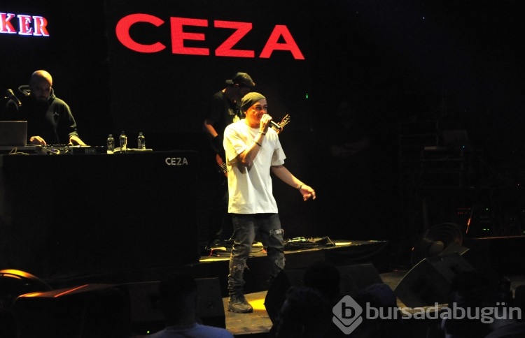  Ceza'dan Bursa'da unutulmaz konser
