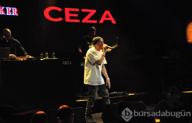  Ceza'dan Bursa'da unutulmaz konser
