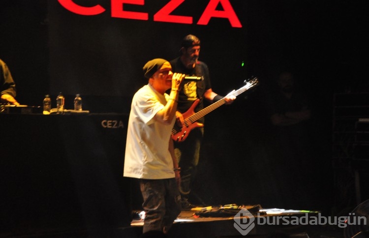  Ceza'dan Bursa'da unutulmaz konser
