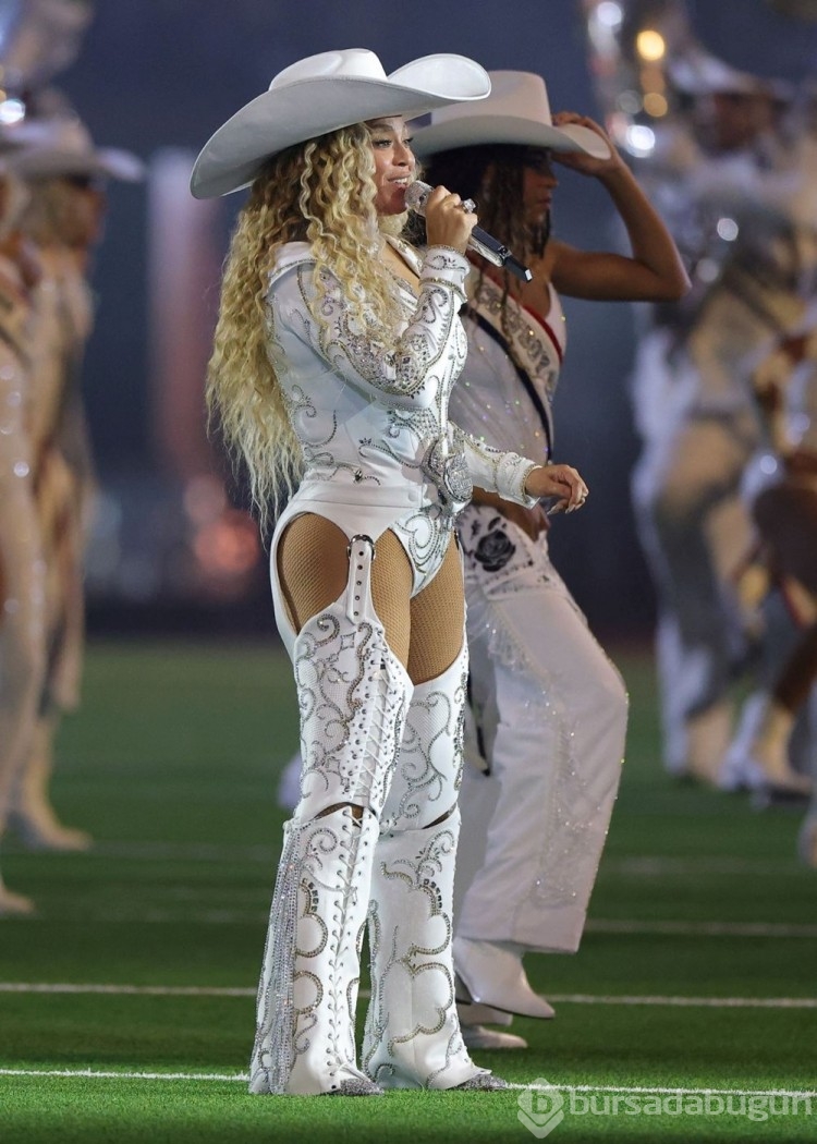 Beyonce NFL devre arası gösterisinde tarih yazdı!