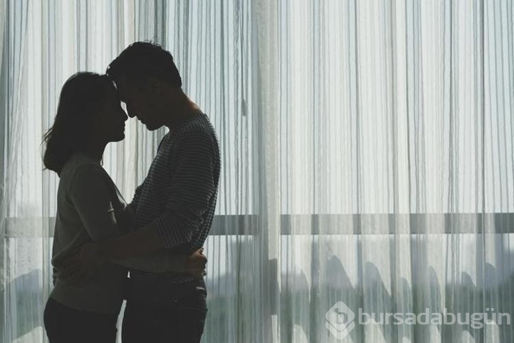 Öpüşmeyi mükemmelleştiren taktikler: Nasıl iyi öpüşülür?