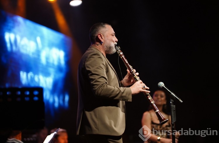 Hüsnü Şenlendirici ve Tuğba Yurt'tan muhteşem konser