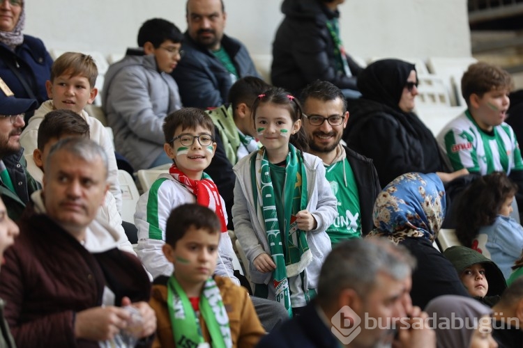 Çocuklar Bursaspor coşkusunu Büyükşehir'le yaşadı