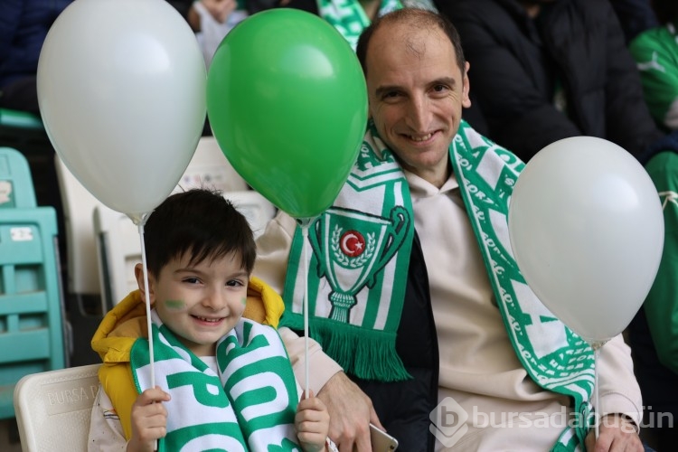Çocuklar Bursaspor coşkusunu Büyükşehir'le yaşadı