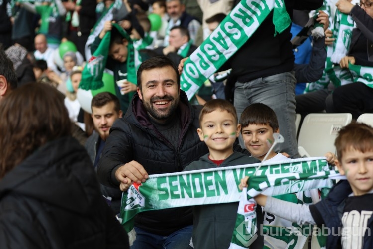 Çocuklar Bursaspor coşkusunu Büyükşehir'le yaşadı