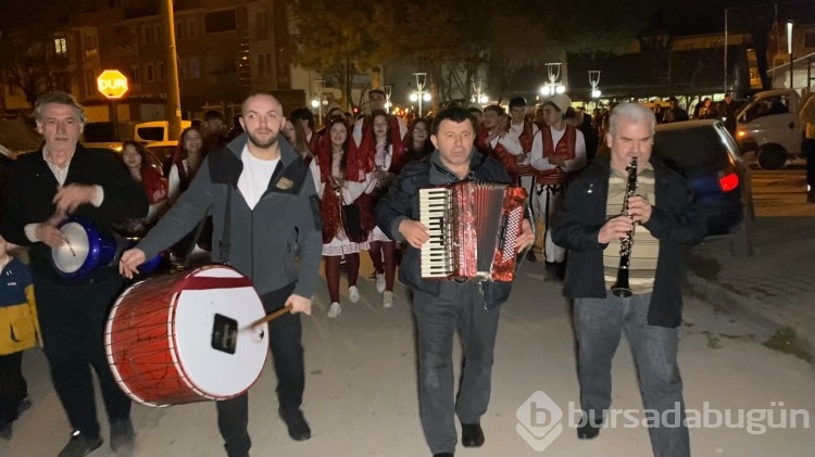 Bursa'da vatandaşlar, Rumeli ezgileriyle sahura uyandırıldı
