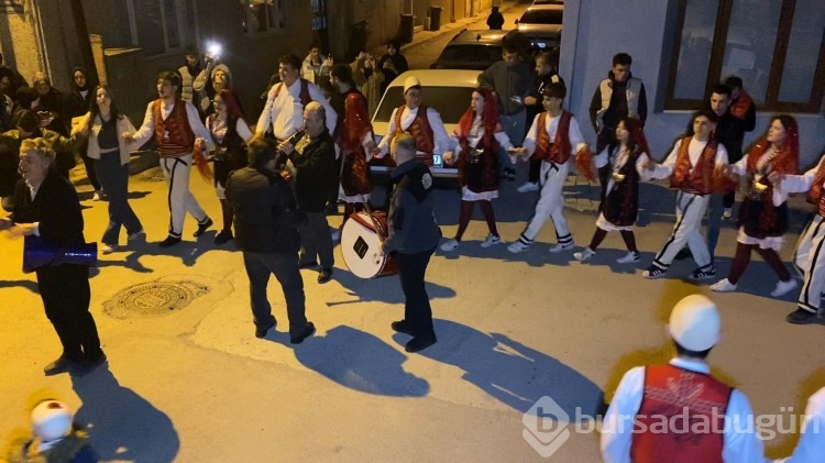 Bursa'da vatandaşlar, Rumeli ezgileriyle sahura uyandırıldı
