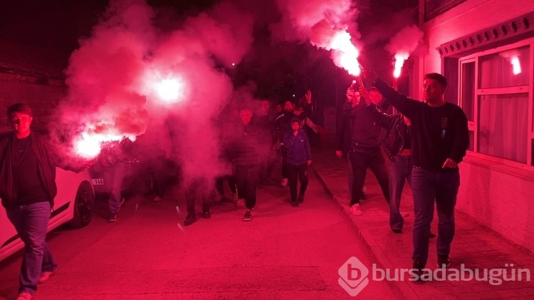 Bursa'da vatandaşlar, Rumeli ezgileriyle sahura uyandırıldı
