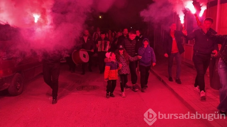 Bursa'da vatandaşlar, Rumeli ezgileriyle sahura uyandırıldı
