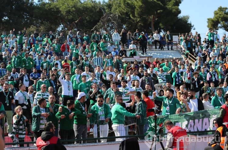 Bursaspor'un şampiyonluğa ulaştığı maçtan kareler! 