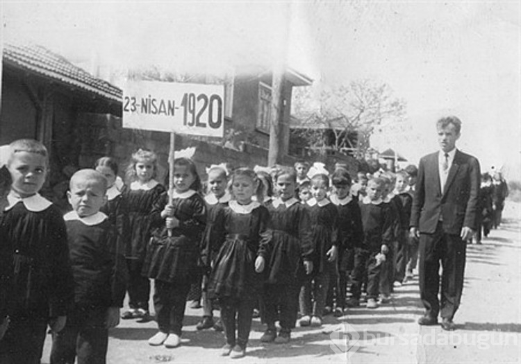 Nerede o eski 23 Nisan'lar diyeceğiniz, geçmiş yıllardan müthiş 23 Nisan fotoğrafları