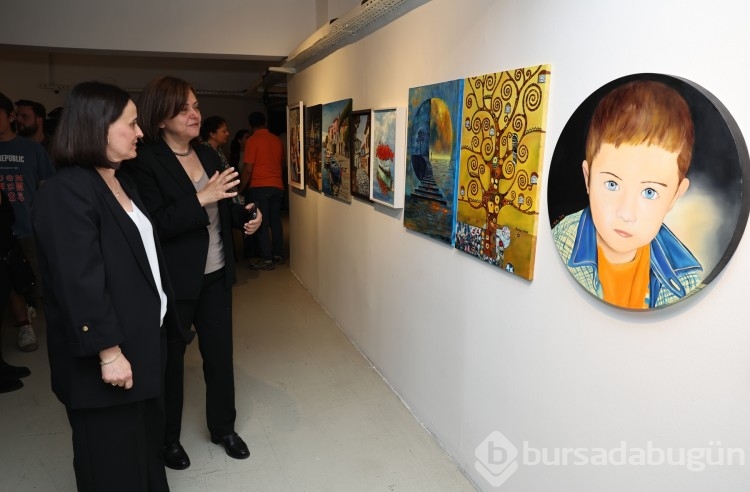 Nilüfer'de yetişkinlerin sergisi izlenime açıldı
