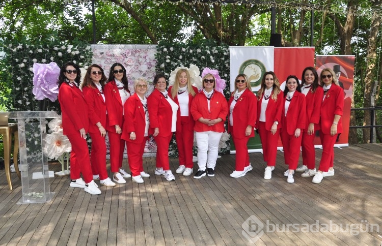 Türk Anneler Derneği Bursa Şubesi'nden Anneler Günü'nde defile