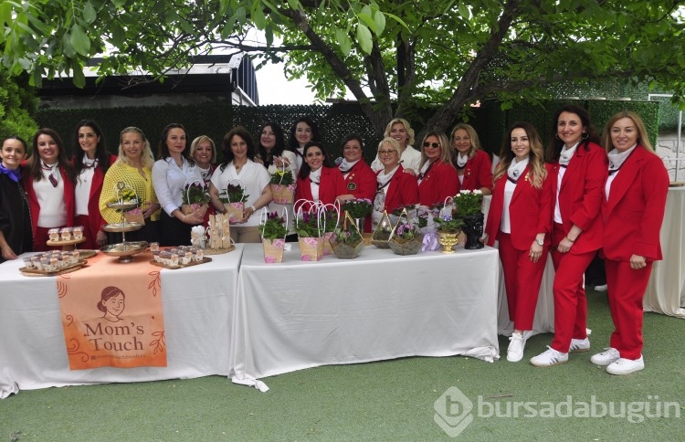 Türk Anneler Derneği Bursa Şubesi'nden Anneler Günü'nde defile