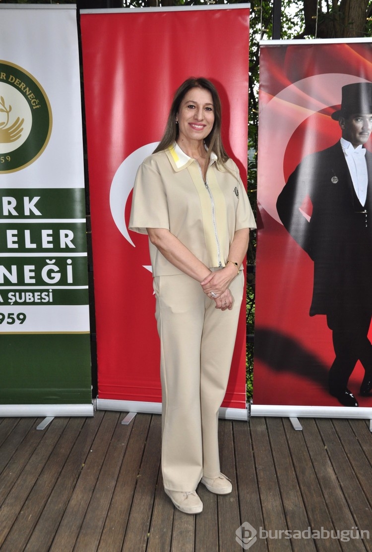 Türk Anneler Derneği Bursa Şubesi'nden Anneler Günü'nde defile