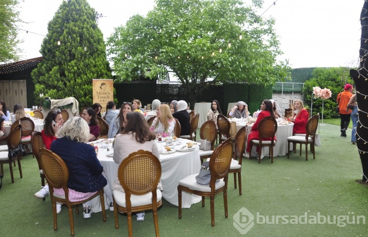 Türk Anneler Derneği Bursa Şubesi'nden Anneler Günü'nde defile