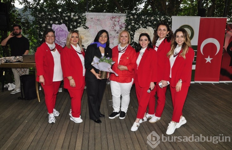 Türk Anneler Derneği Bursa Şubesi'nden Anneler Günü'nde defile