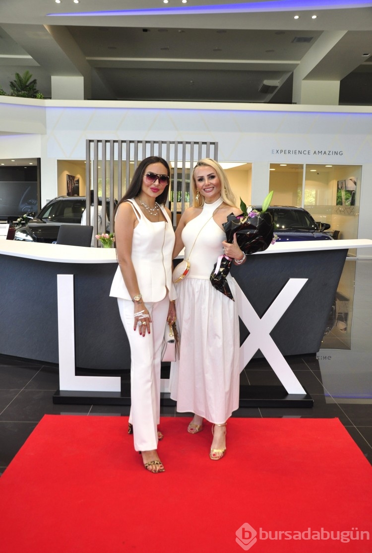 Esra İlknur Tekmen ev sahipliğinde Lexus Daveti: ünlüler geçidine döndü