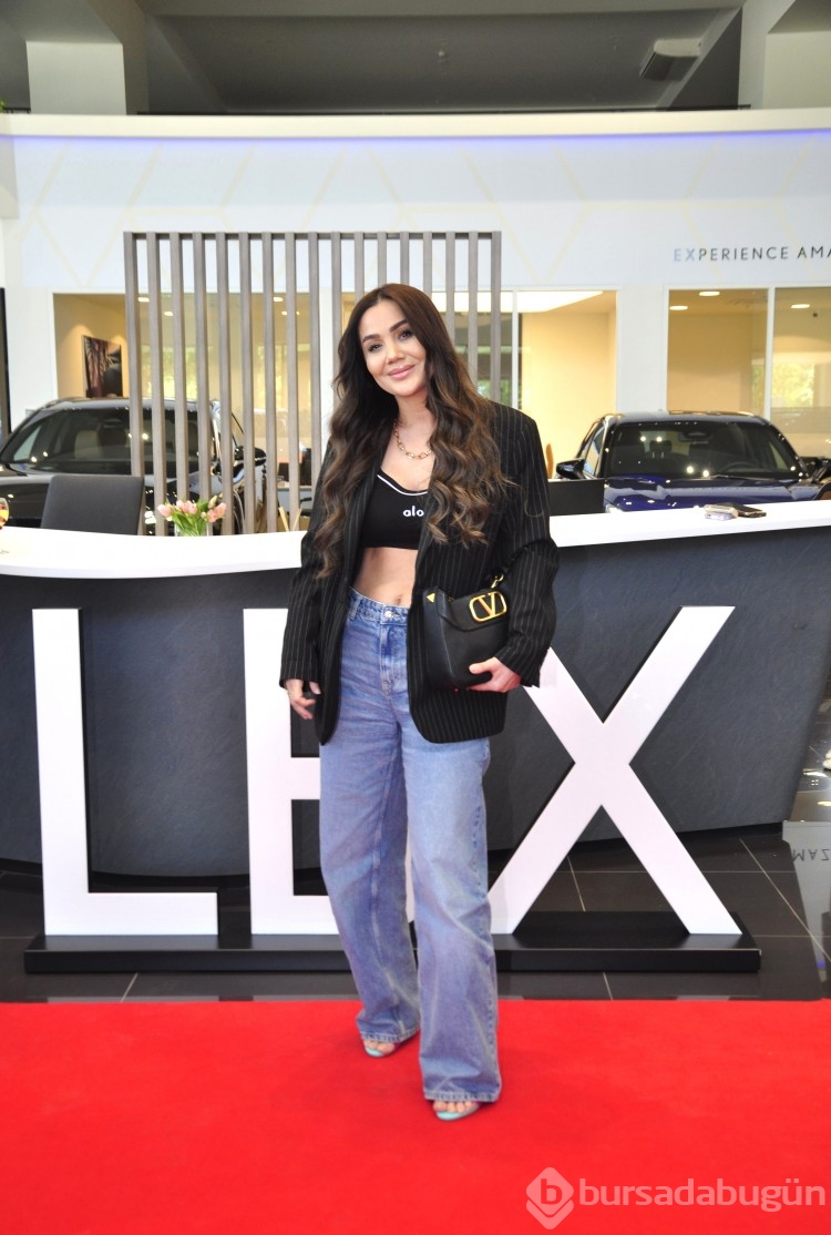 Esra İlknur Tekmen ev sahipliğinde Lexus Daveti: ünlüler geçidine döndü