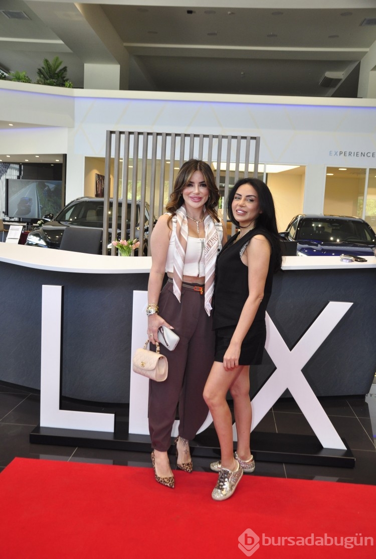 Esra İlknur Tekmen ev sahipliğinde Lexus Daveti: ünlüler geçidine döndü