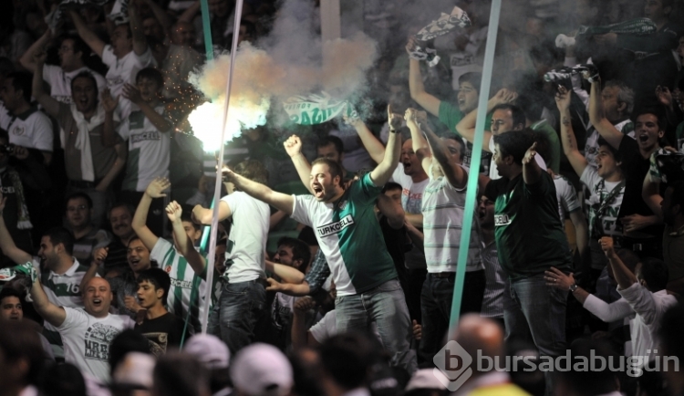 Tarihte bugün: Bursaspor Süper Lig şampiyonu oldu