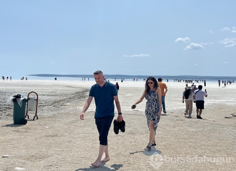 Türkiye'nin ikinci büyük gölüne turist akını! 