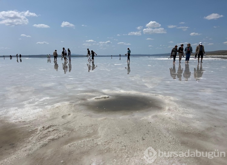 Türkiye'nin ikinci büyük gölüne turist akını! 