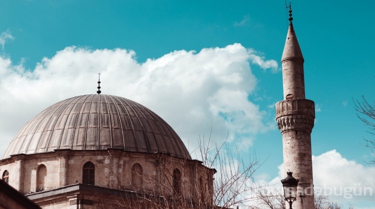 Yenidoğan bebeklerle ilgili bilinen geleneksel uygulamalar nelerdir? Bebeğe zararlı olanlar var mıdır?