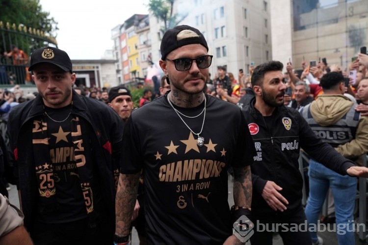 Galatasaray'ın Yenikapı'daki kutlamasında neler oldu neler: Yağmur, gözyaşı, veda ve mutluluk
