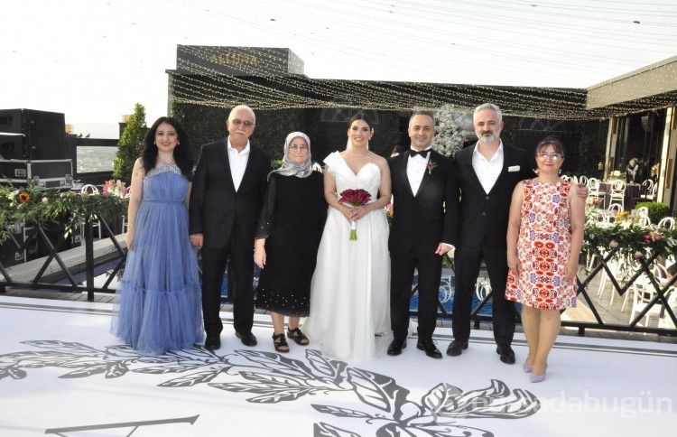 Adem Özel ve Ege Karaosmanoğlu mutluluğa yelken açtı
