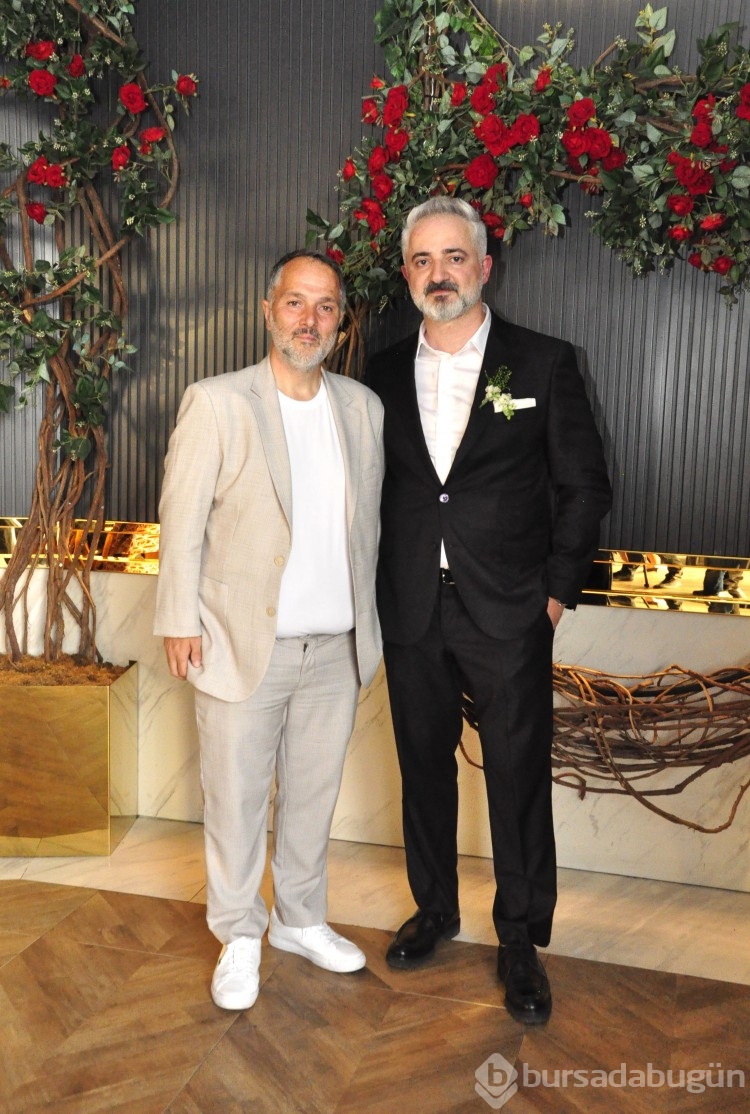 Adem Özel ve Ege Karaosmanoğlu mutluluğa yelken açtı
