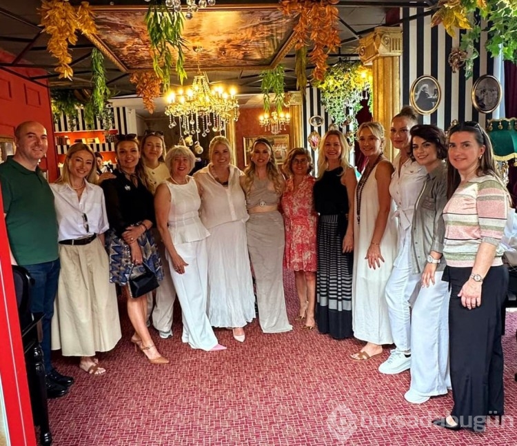 Victoria Art Cafe, Sanatseverle buluştu 