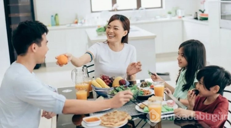 Japonların zayıf kalmasının sırrı çözüldü! Meğer yemeği bu sırayla yiyorlarmış...