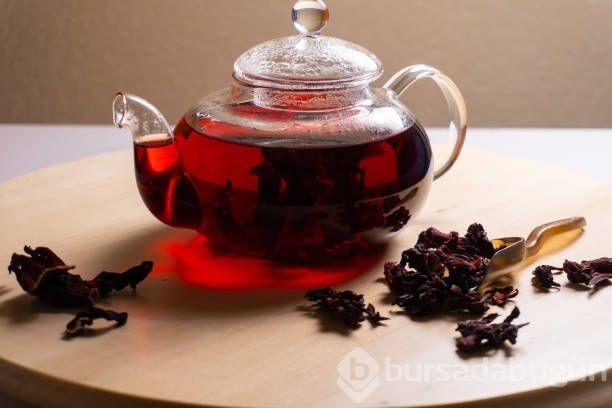 Kırmızı iksir: Hibiskus çayının faydaları saymakla bitmiyor!