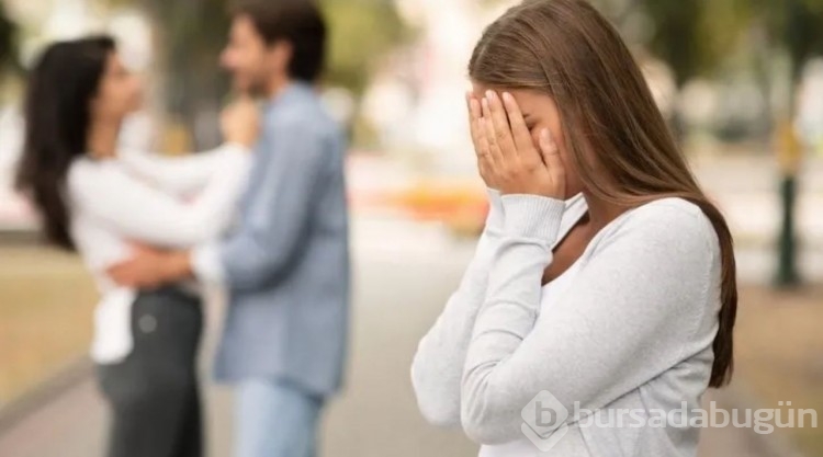 Böyle yakalanma görülmedi: Gerçekleri akıllı diş fırçası ortaya çıkardı! "Kocan seni aldatıyor"